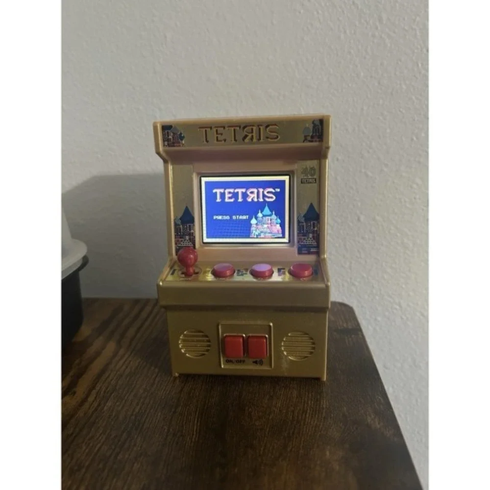 TETRIS GOLD Mini Arcade Game Classic Arcade Electronic Video Handheld Game WORKS